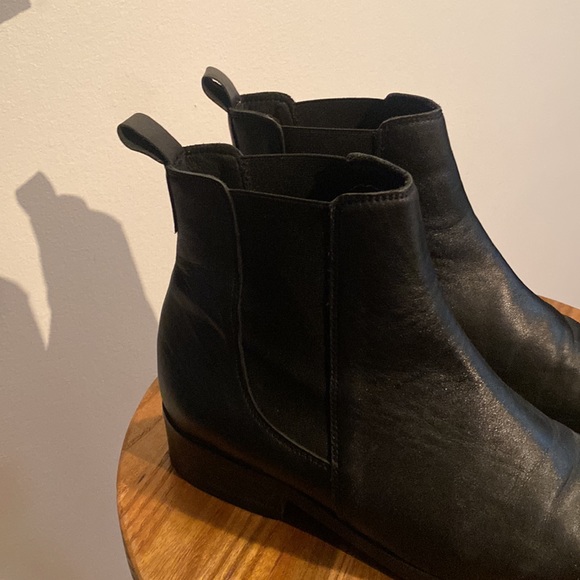 L’Intervalle Booties - Picture 3 of 3